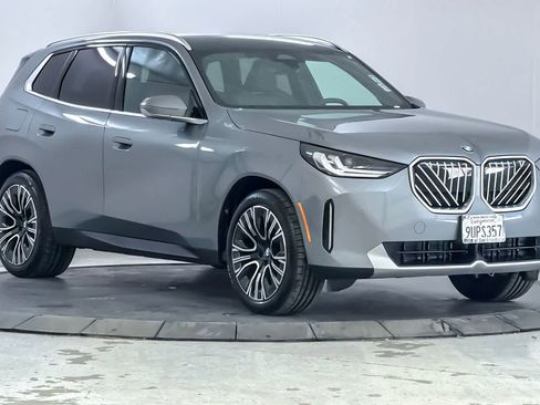 Used 2025 BMW X3 xDrive30i w/ Convenience Package image 9