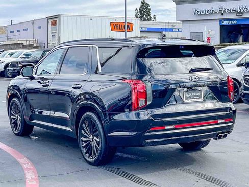 Used 2024 Hyundai Palisade Calligraphy image 2