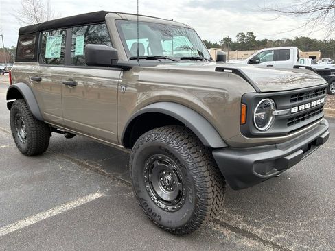 New 2025 Ford Bronco 4-Door w/ Sasquatch Package image 1