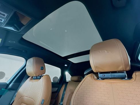 New 2026 Jaguar F-PACE R-Dynamic S image 21