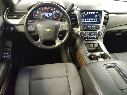 Used 2019 Chevrolet Suburban LS RWD image 22