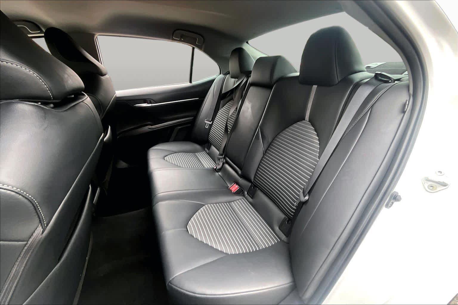 Used 2023 Toyota Camry SE FWD image 19