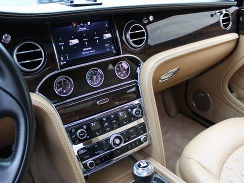 Used 2017 Bentley Mulsanne image 17