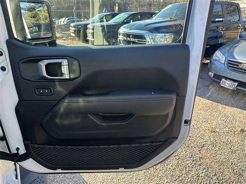 Certified 2022 Jeep Gladiator Overland image 26