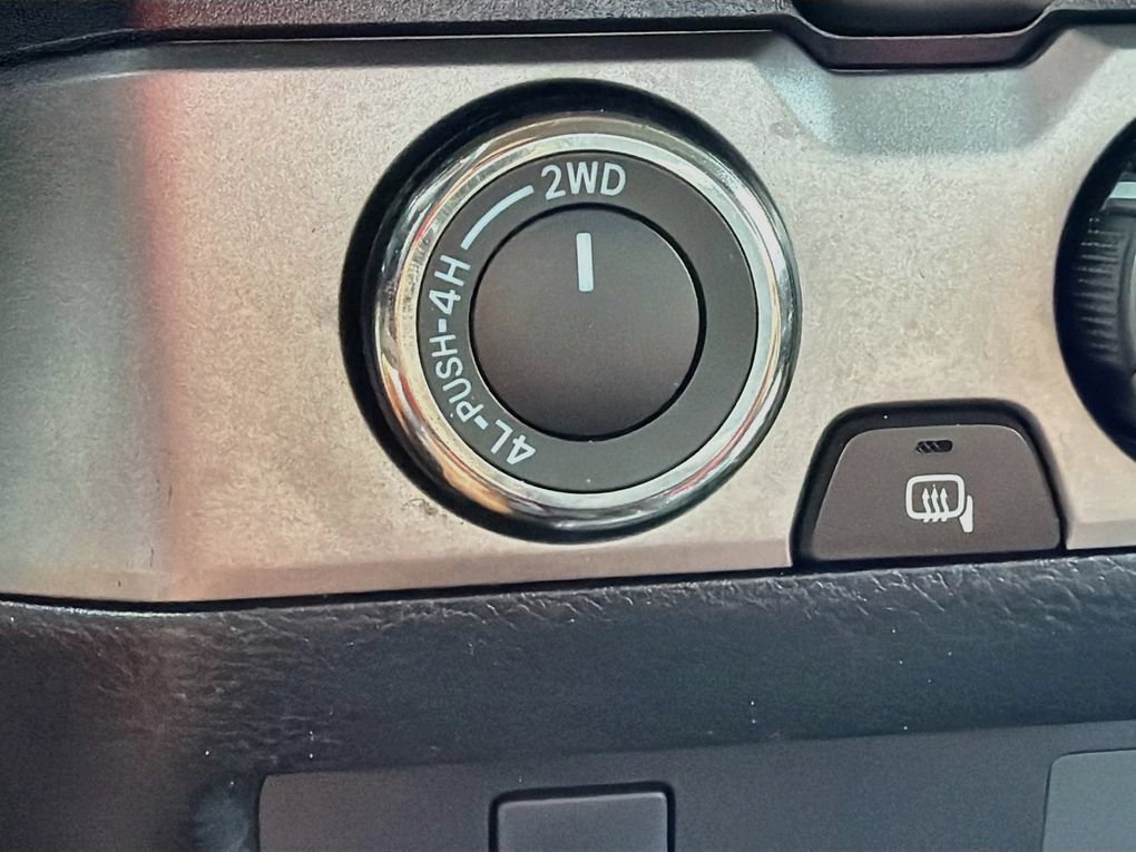 Used 2019 Toyota Tacoma SR AWD/4WD image 34