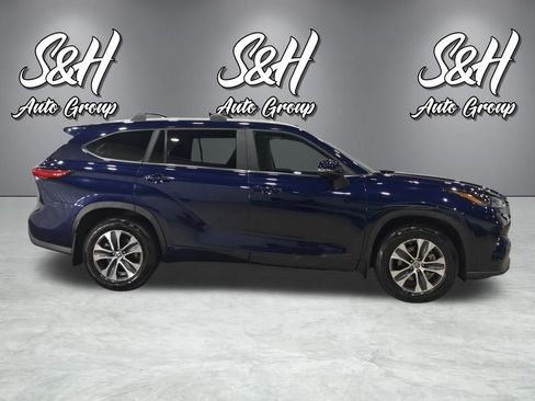 Used 2023 Toyota Highlander XLE AWD/4WD image 21