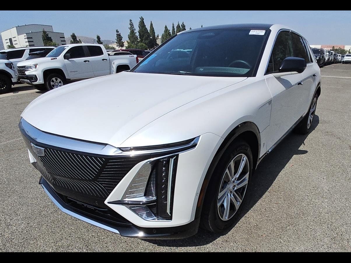 Used 2024 Cadillac Lyriq Tech w/ Driver Assist Package RWD image 1