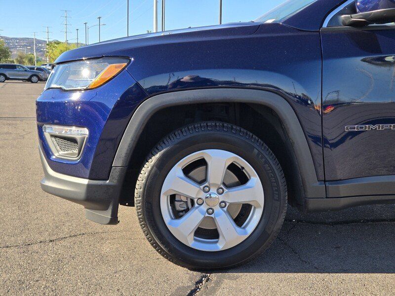 Used 2018 Jeep Compass Latitude w/ Popular Equipment Group AWD/4WD image 10