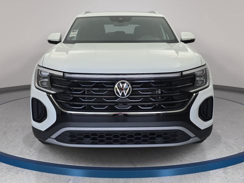 Certified 2024 Volkswagen Atlas Cross Sport SE AWD/4WD image 2