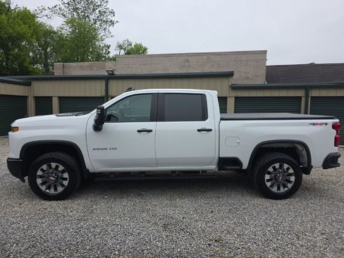 Used 2025 Chevrolet Silverado 2500 Custom w/ Custom Value Package AWD/4WD image 3