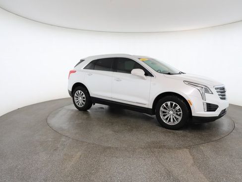 Used 2017 Cadillac XT5 Luxury w/ Driver Awareness Package image 25