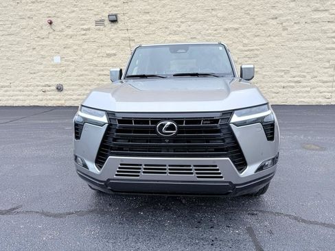 Used 2025 Lexus GX 550 w/ Accessory Package (2T) AWD/4WD image 8