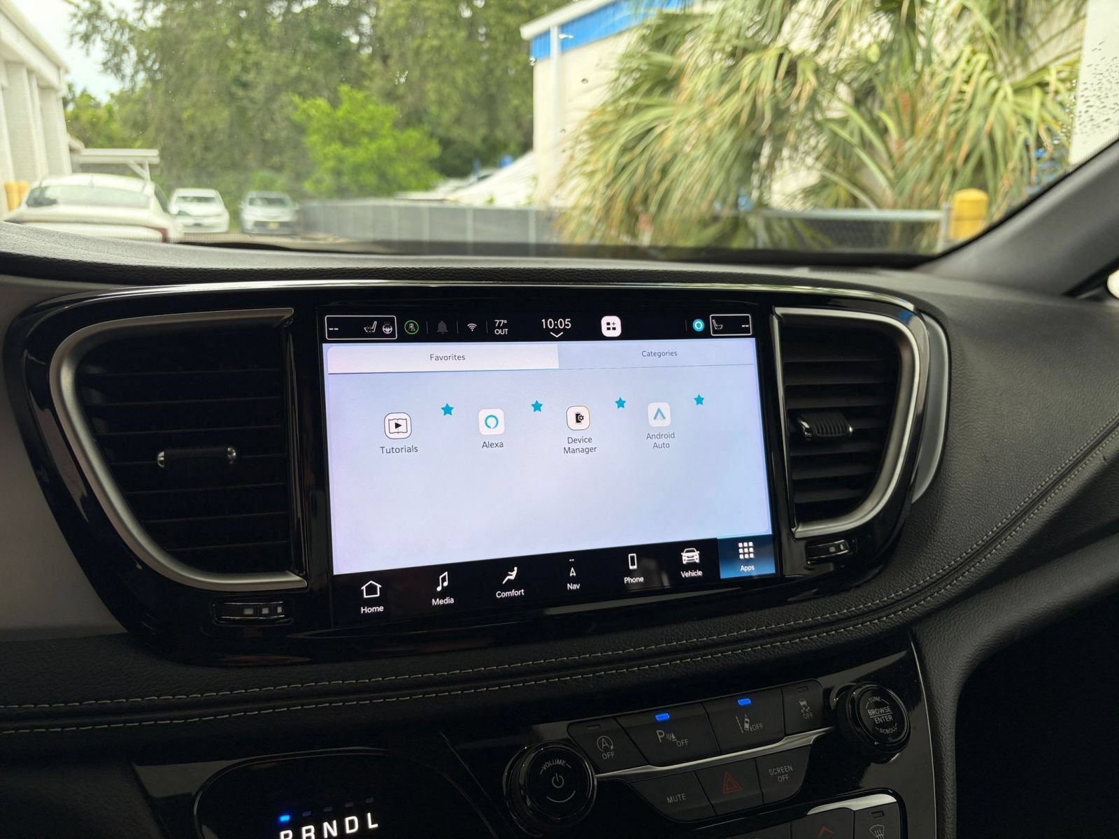 Used 2025 Chrysler Pacifica Limited FWD image 20