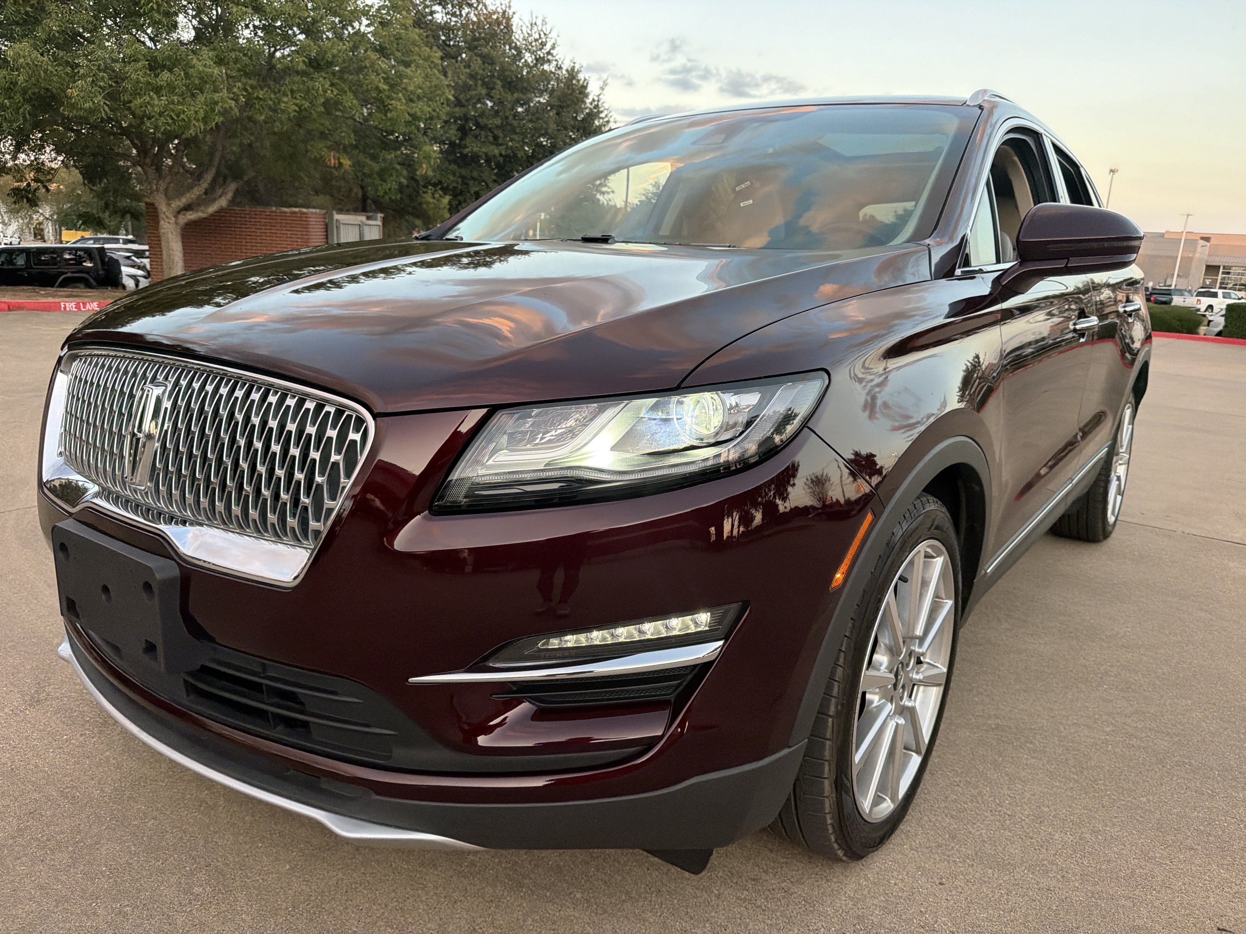 Used 2019 Lincoln MKC Reserve w/ MKC Climate Package FWD image 3