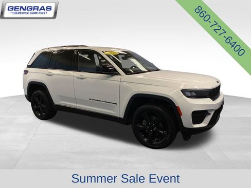 Certified 2023 Jeep Grand Cherokee Altitude AWD/4WD image 8