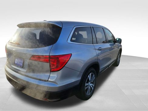 Used 2017 Honda Pilot EX image 5
