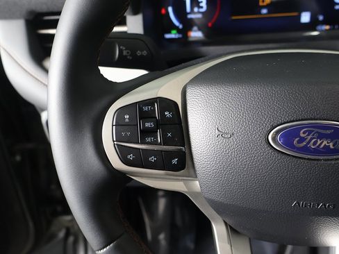 Used 2025 Ford Explorer Active image 42