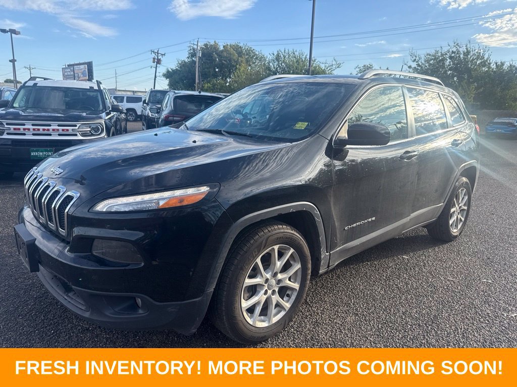 Used 2017 Jeep Cherokee Latitude w/ Comfort & Sound Group FWD image 5