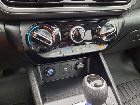Used 2022 Hyundai Kona SEL image 19
