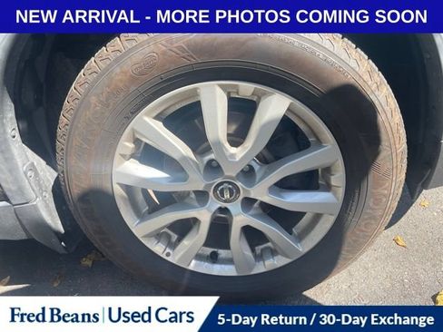 Used 2017 Nissan Rogue SV AWD/4WD image 15