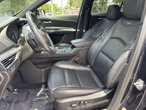 Used 2023 Cadillac XT4 Premium Luxury FWD image 11