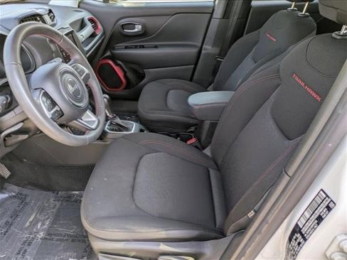 Used 2023 Jeep Renegade Trailhawk image 17