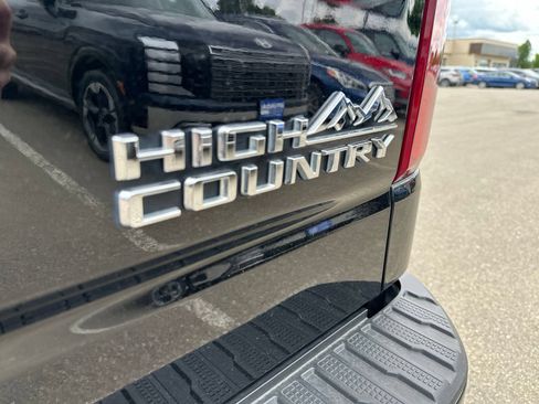 Used 2024 Chevrolet Silverado 1500 High Country w/ High Country Premium Package AWD/4WD image 6