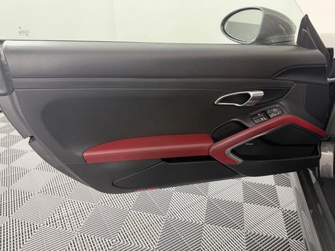 Certified 2019 Porsche 718 Boxster RWD image 19
