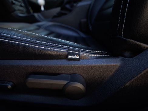 Used 2012 Ford Mustang Shelby GT500 w/ Electronics Pkg RWD image 46