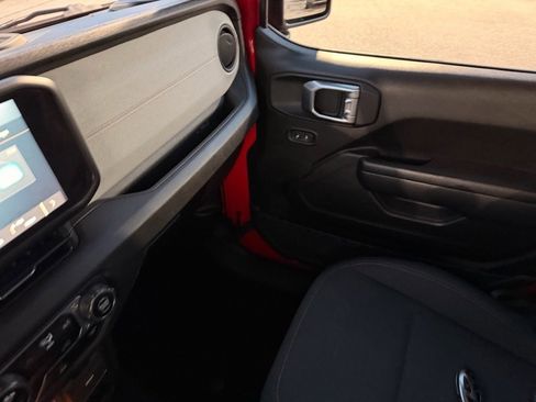 Used 2024 Jeep Wrangler Sport S image 17