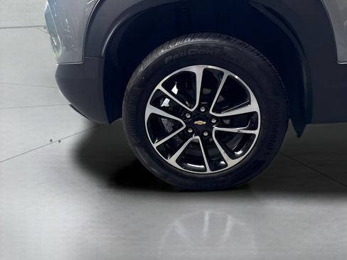 Used 2024 Chevrolet TrailBlazer LT AWD/4WD image 10