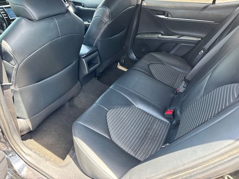 Used 2019 Toyota Camry SE FWD image 19