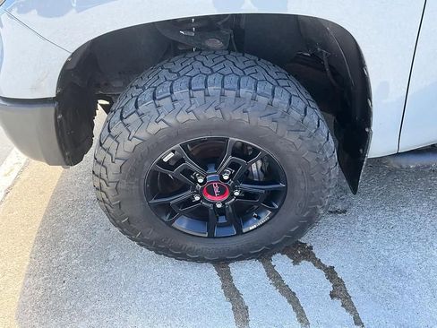 Used 2018 Toyota Tundra SR5 w/ SR5 Upgrade Package AWD/4WD image 10