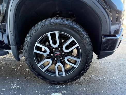 Used 2024 GMC Sierra 1500 AT4 w/ Technology Package image 5