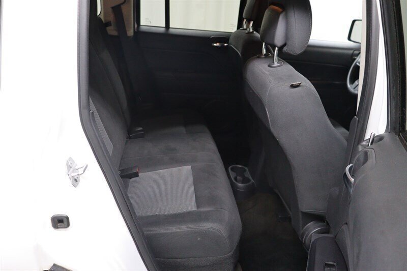 Used 2016 Jeep Patriot Sport w/ Power Value Group AWD/4WD image 27