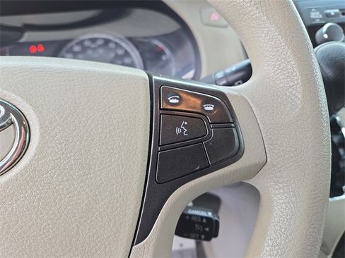 Used 2011 Toyota Sienna LE image 16