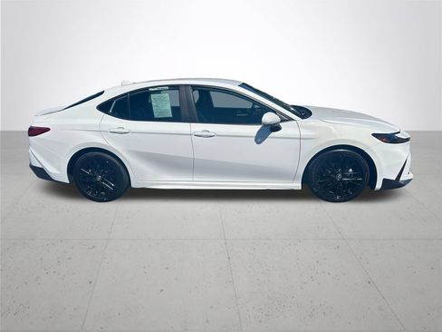 Used 2025 Toyota Camry SE FWD image 6
