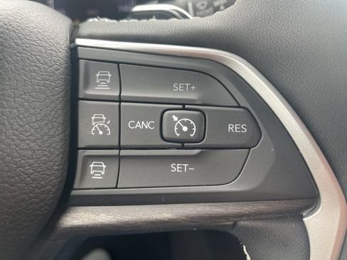 Used 2024 Jeep Grand Cherokee L Limited AWD/4WD image 22