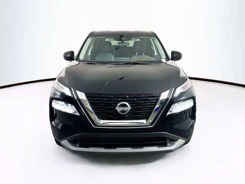 Used 2023 Nissan Rogue SV FWD image 2