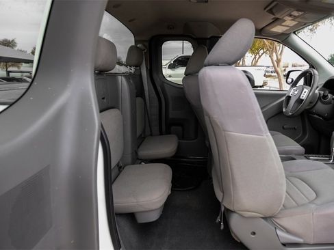 Used 2019 Nissan Frontier S image 34