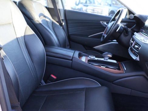Used 2020 Kia K900 Luxury image 15