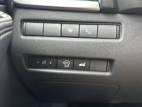 Used 2025 Nissan Rogue SL w/ SL Premium Package AWD/4WD image 33