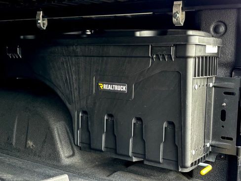 Used 2024 Chevrolet Silverado 1500 High Country image 8