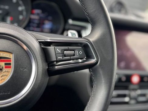 Certified 2025 Porsche Macan AWD/4WD image 24