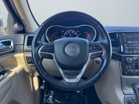Used 2022 Jeep Grand Cherokee Limited image 11
