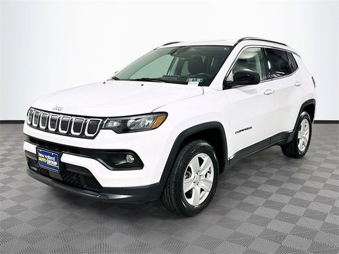 Used 2022 Jeep Compass Latitude w/ Convenience Group image 3