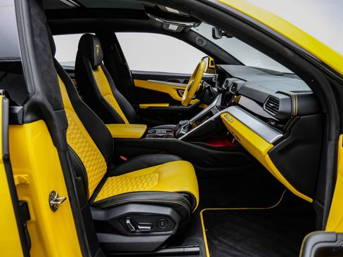 Used 2021 Lamborghini Urus AWD/4WD image 53