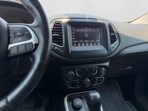 Used 2021 Jeep Compass Latitude w/ Sun and Sound Group AWD/4WD image 14