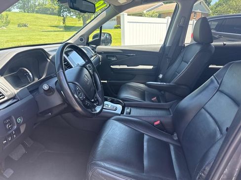 Used 2018 Honda Pilot Touring image 10