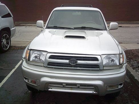 Used 1999 Toyota 4Runner Limited image 2